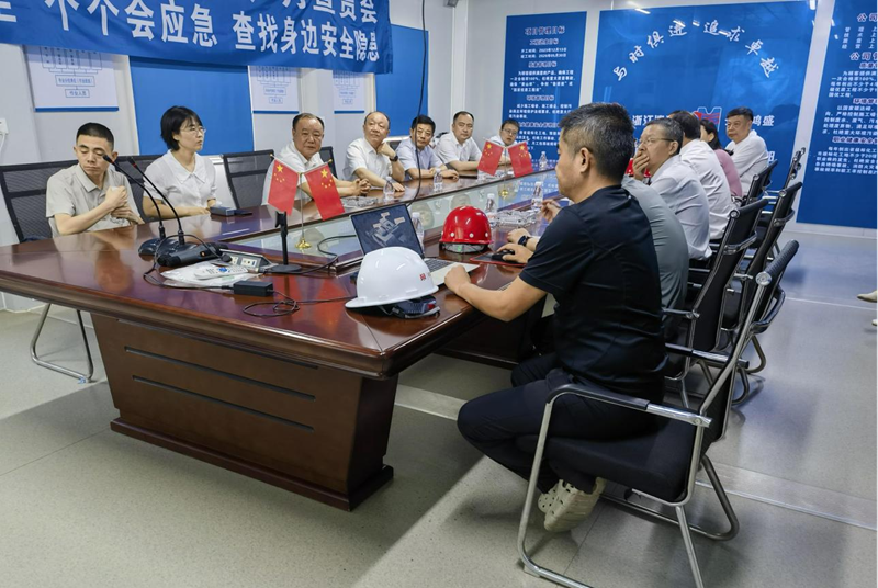 省总工会党组书记、副主席徐发成调研市工人文化宫建设项目